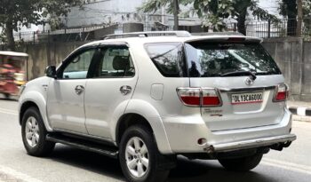 TOYOTA FORTUNER 4X4 full