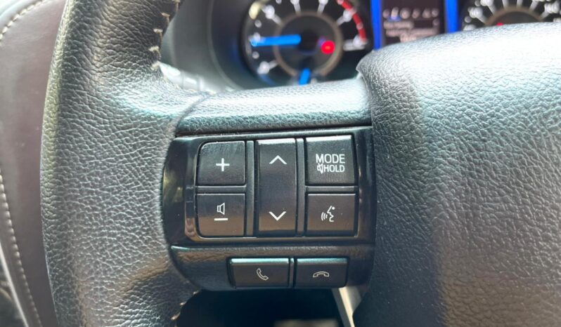TOYOTA FORTUNER 4X4 full