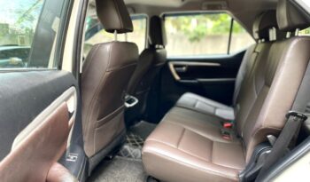 TOYOTA FORTUNER 4X4 full