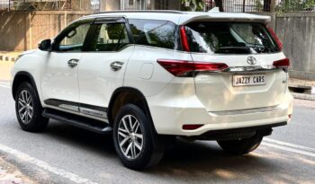 TOYOTA FORTUNER 4X4 full