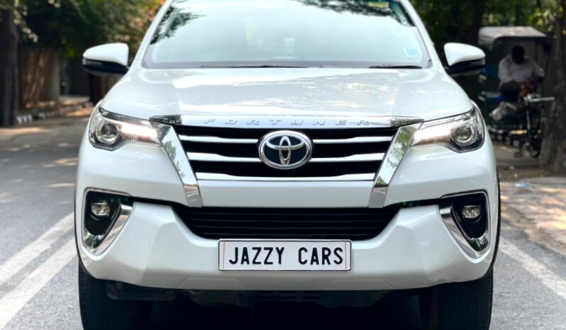 TOYOTA FORTUNER 4X4 full