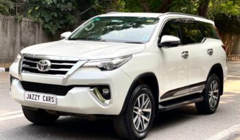 TOYOTA FORTUNER 4X4 full