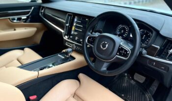 VOLVO S90 MOMENTUM full