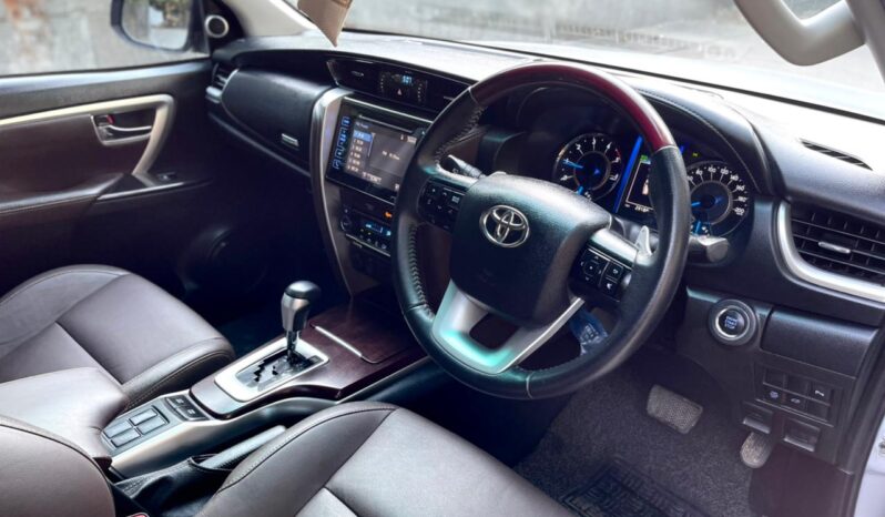 FORTUNER 4X2 full