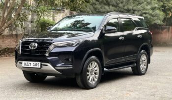 TOYOTA FORTUNER 4X4 full