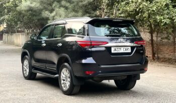 TOYOTA FORTUNER 4X4 full