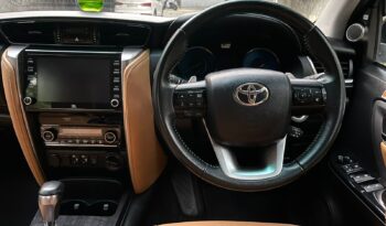 TOYOTA FORTUNER 4X4 full