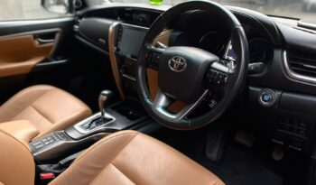 TOYOTA FORTUNER 4X4 full