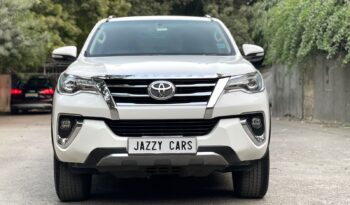 TOYOTA FORTUNER 4X4 full