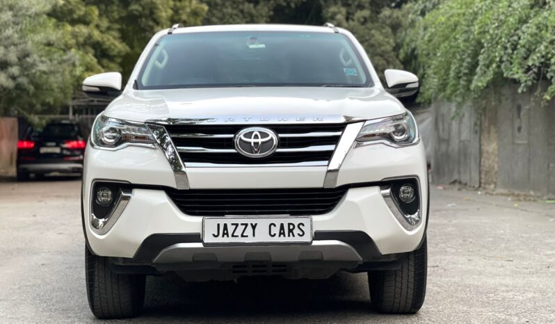TOYOTA FORTUNER 4X4 full