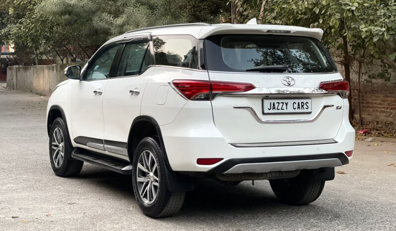 TOYOTA FORTUNER 4X4 full