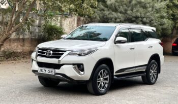 TOYOTA FORTUNER 4X4 full