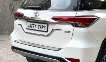 TOYOTA FORTUNER 4X4 full