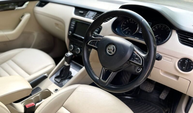 SKODA OCTAVIA ELEGANCE full