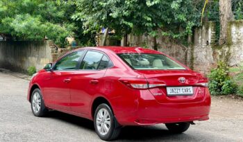 TOYOTA YARIS 1.5V CVT full