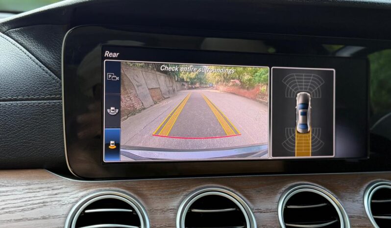 MERCEDES-BENZ E220D EXCLUSIVE full