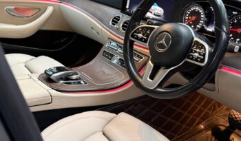 MERCEDES-BENZ E220D EXCLUSIVE full