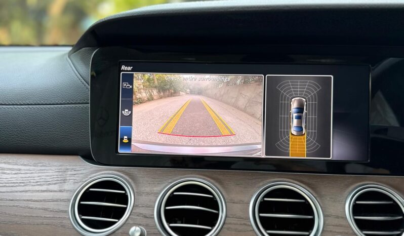 MERCEDES-BENZ E220D EXCLUSIVE full