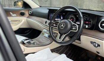 MERCEDES-BENZ E220D EXCLUSIVE full