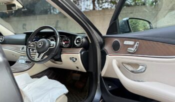 MERCEDES-BENZ E220D EXCLUSIVE full