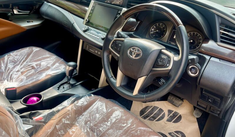 TOYOTA INNOVA CRYSTA 2.7 Z AT full