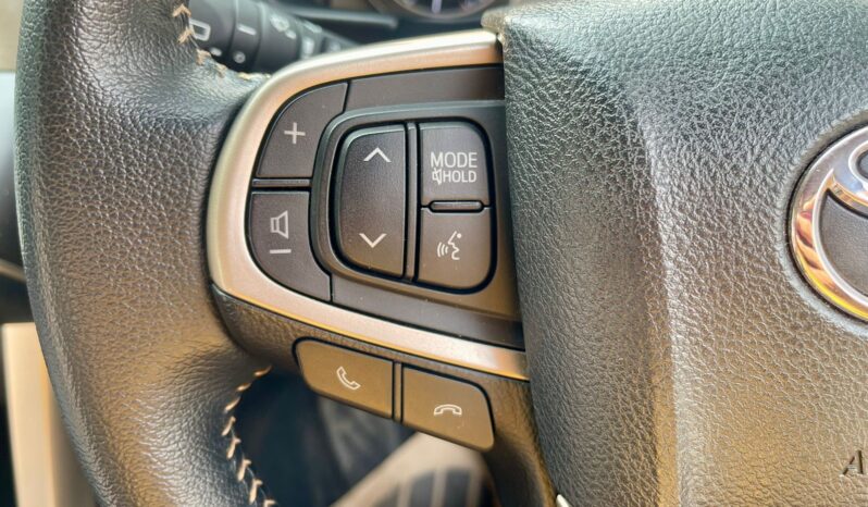 TOYOTA INNOVA CRYSTA 2.7 Z AT full