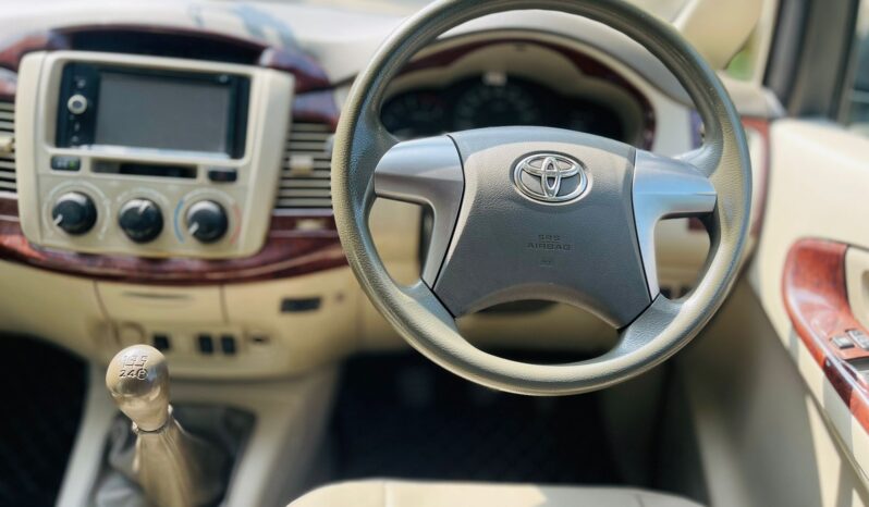 TOYOTA INNOVA 2.5 GX full