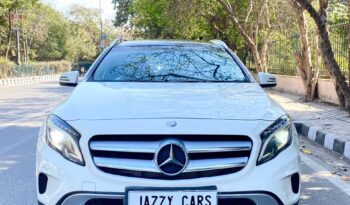 MERCEDES-BENZ GLA 200 full