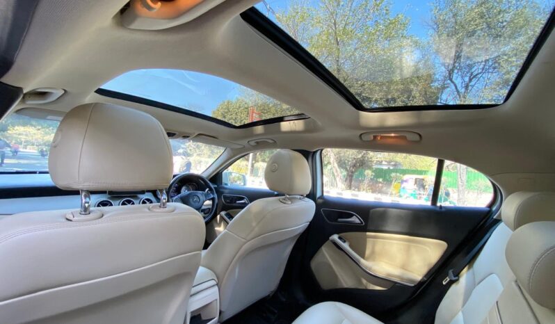 MERCEDES-BENZ GLA 200 full