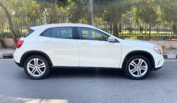 MERCEDES-BENZ GLA 200 full
