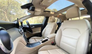 MERCEDES-BENZ GLA 200 full