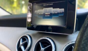 MERCEDES-BENZ GLA 200 full