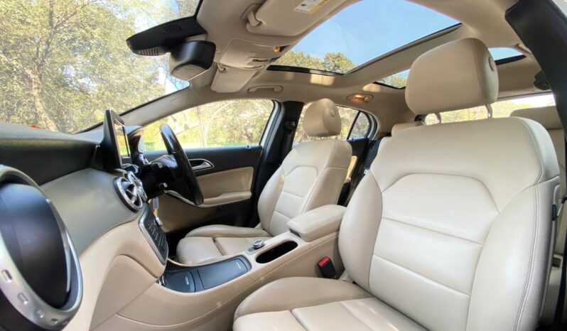 MERCEDES-BENZ GLA 200 full