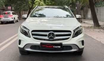 MERCEDES-BENZ GLA 200 full