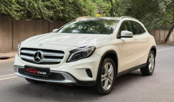 MERCEDES-BENZ GLA 200 full