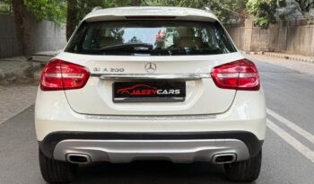MERCEDES-BENZ GLA 200 full
