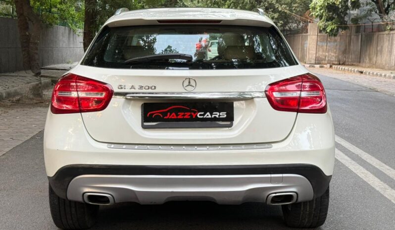 MERCEDES-BENZ GLA 200 full