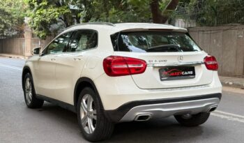 MERCEDES-BENZ GLA 200 full