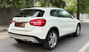 MERCEDES-BENZ GLA 200 full
