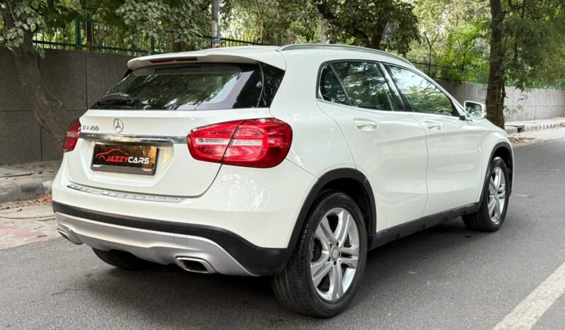 MERCEDES-BENZ GLA 200 full