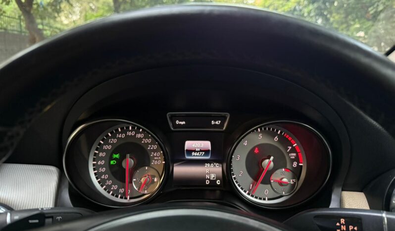 MERCEDES-BENZ GLA 200 full