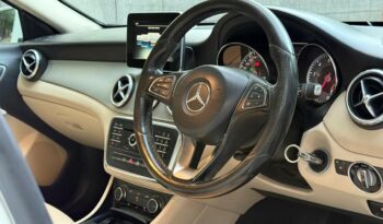MERCEDES-BENZ GLA 200 full
