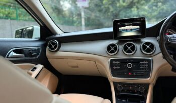 MERCEDES-BENZ GLA 200 full