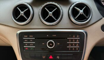 MERCEDES-BENZ GLA 200 full