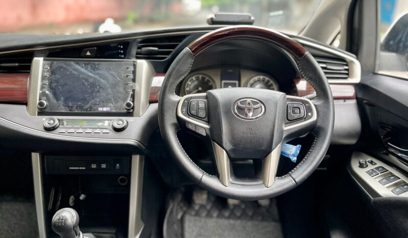 TOYOTA INNOVA CRYSTA 2.7-V full