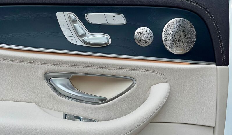 MERCEDES-BENZ E200 EXCLUSIVE full