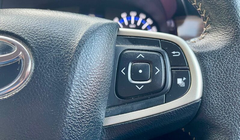 TOYOTA INNOVA CRYSTA Z AT full