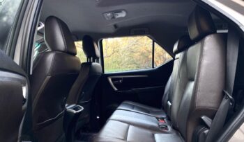 TOYOTA FORTUNER 4X2 full