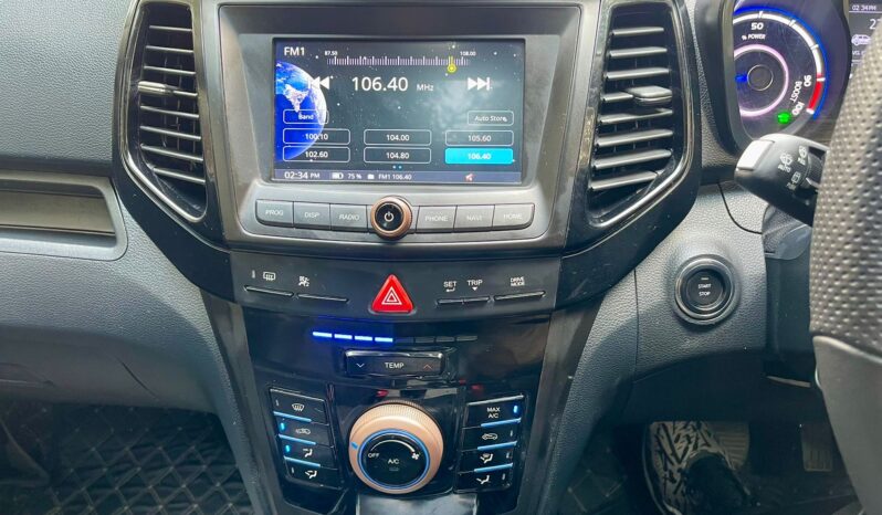 MAHINDRA XUV 400 EL TOP full