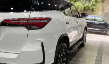 TOYOTA FORTUNER 4X2 FACELIFT full